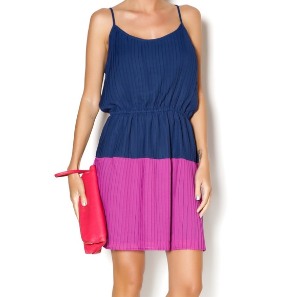olive + oak navy pink colorblock pleated dress! - Picture 3 of 8